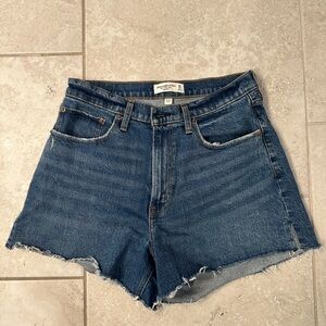 Abercrombie & Fitch The 4” Mom Short High Rise Curve Love